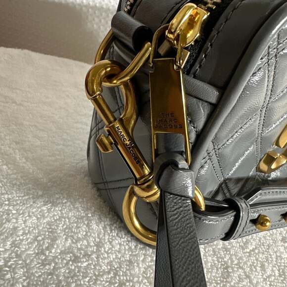 Marc Jacobs The Quilted Softshot 21 Crossbody Camera Bag in Cement Grey Lambskin - Picture 3 of 10